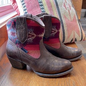 Ariat/Pendleton colab wool and leather western boot size 5.5